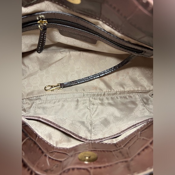 MICHAEL KORS Hamilton-Croc embossed 2 way tote crossbody 🤎💛🤎 - Picture 8 of 9